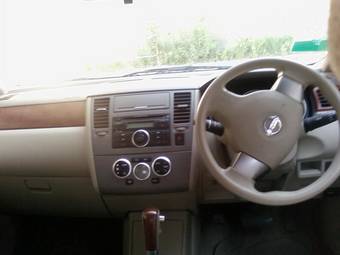 2004 Nissan Tiida Latio Pictures