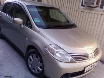2004 Nissan Tiida Latio Pictures