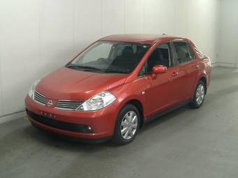 2004 Nissan Tiida Latio Photos