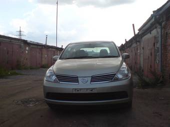 2004 Nissan Tiida Latio Pictures