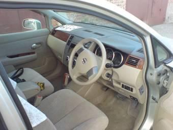 2004 Nissan Tiida Latio Pictures