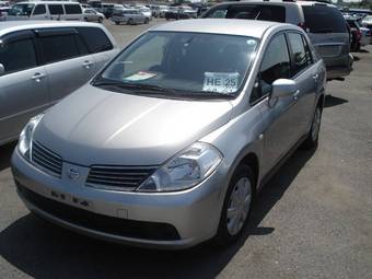 2004 Nissan Tiida Latio Photos