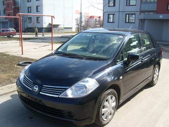 2004 Nissan Tiida Latio Pictures