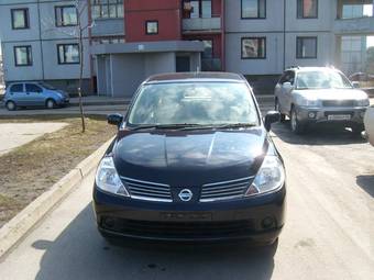 2004 Nissan Tiida Latio Photos