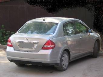 2004 Nissan Tiida Latio Photos