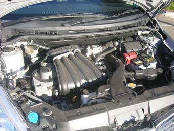 2004 Nissan Tiida Latio Pictures