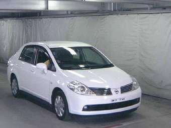 2005 Nissan Tiida Latio Images