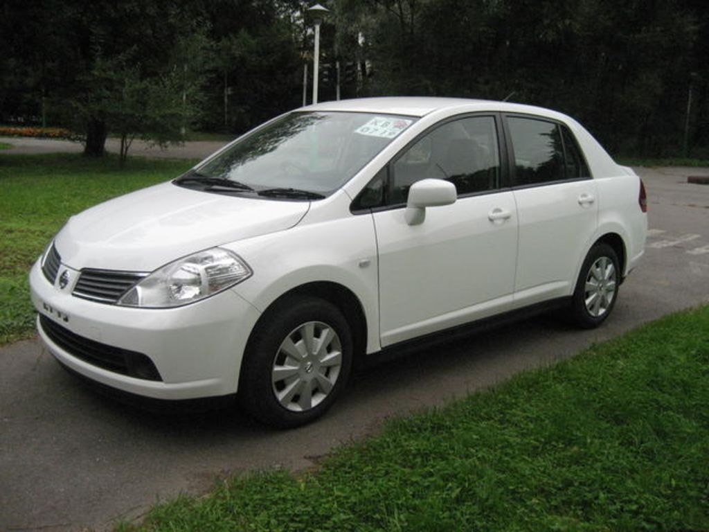 Nissan tiida 2005