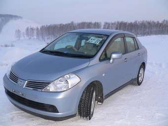 2005 Nissan Tiida Latio Pictures