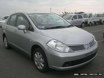2005 Nissan Tiida Latio Photos