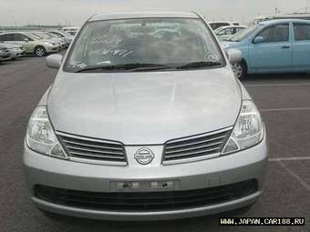 2005 Nissan Tiida Latio Photos