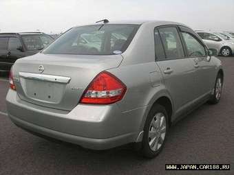 2005 Nissan Tiida Latio Images
