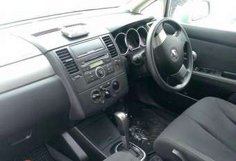 2005 Nissan Tiida Latio Pictures