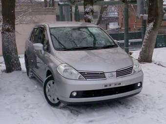 2005 Nissan Tiida Latio Photos