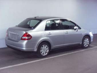 2005 Nissan Tiida Latio Images