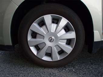 2005 Nissan Tiida Latio Pictures