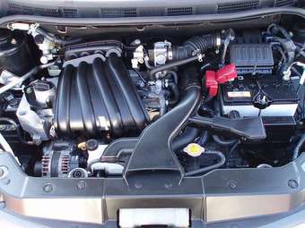 2005 Nissan Tiida Latio Images