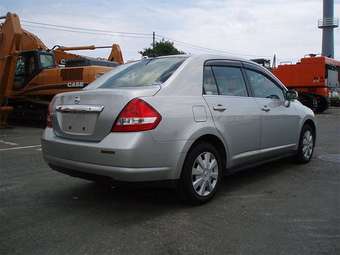 2005 Nissan Tiida Latio Pictures