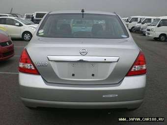 2005 Nissan Tiida Latio Photos