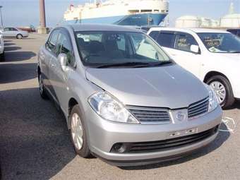 2005 Nissan Tiida Latio Photos