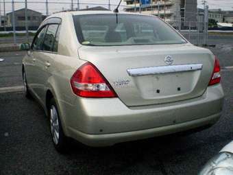 2005 Nissan Tiida Latio Pictures