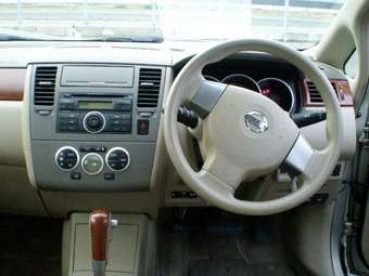 2005 Nissan Tiida Latio Photos