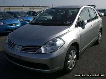 2005 Nissan Tiida Latio Photos