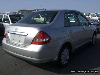 2005 Nissan Tiida Latio Images