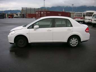 2005 Nissan Tiida Latio Pictures