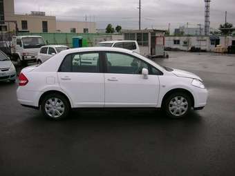 2005 Nissan Tiida Latio Pictures