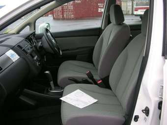 2005 Nissan Tiida Latio Photos