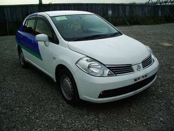 2005 Nissan Tiida Latio Photos