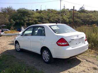 2005 Nissan Tiida Latio Wallpapers