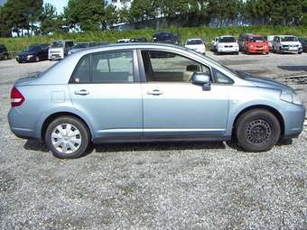 2005 Nissan Tiida Latio Pictures