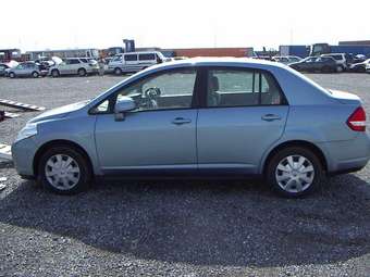 2005 Nissan Tiida Latio Wallpapers