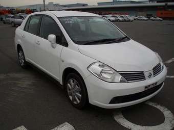 2005 Nissan Tiida Latio Photos
