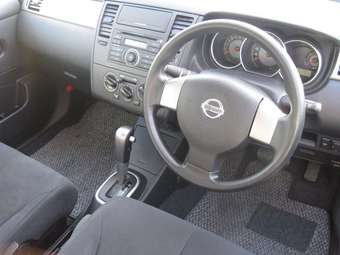 2005 Nissan Tiida Latio Photos
