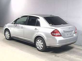 2005 Nissan Tiida Latio Photos