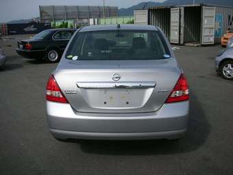 2005 Nissan Tiida Latio Wallpapers