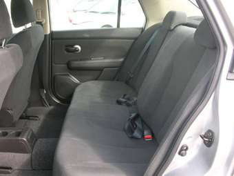 2005 Nissan Tiida Latio Pics