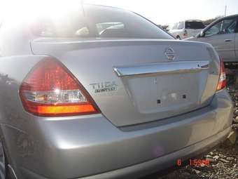 2005 Nissan Tiida Latio Images