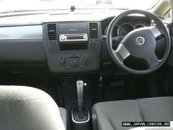 2005 Nissan Tiida Latio Pictures