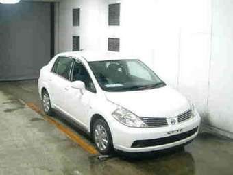2005 Nissan Tiida Latio Photos
