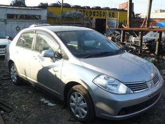 2005 Nissan Tiida Latio Pictures