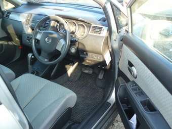 2005 Nissan Tiida Latio Photos