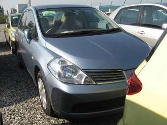 2005 Nissan Tiida Latio Photos