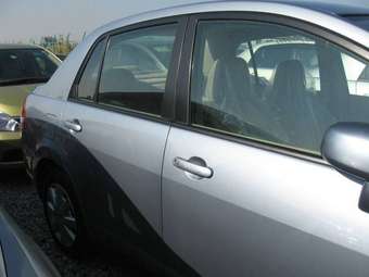 2005 Nissan Tiida Latio Photos