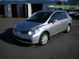2005 Nissan Tiida Latio Images