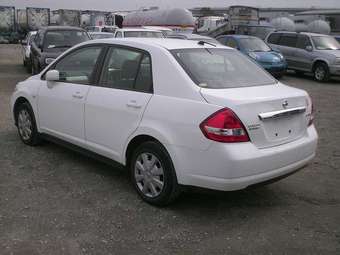 2005 Nissan Tiida Latio Images