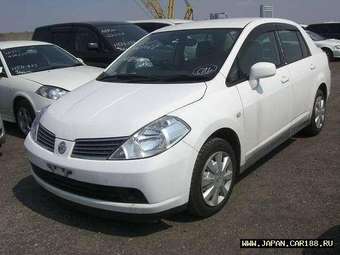 2005 Nissan Tiida Latio Photos